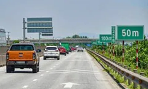 Được dừng xe trên cao tốc nếu tài xế quá bí bách, cần phải đi vệ sinh gấp