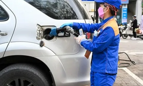 Giá xăng dầu hôm nay 7/9: Thế giới tiếp đà tăng, trong nước vượt 23.000 đồng/lít