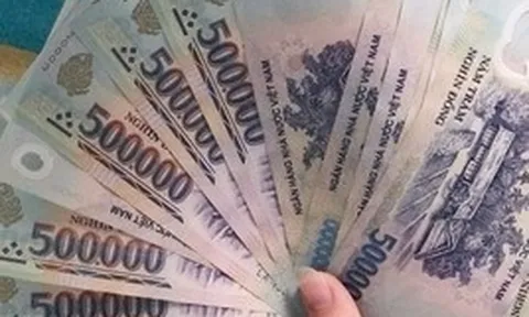 Chuyển khoản thành công 400.000.000 đồng vào tài khoản của Lê Hoàng Sơn SN 1981, Lê Thị Lan Hương SN 1993 vội báo công an