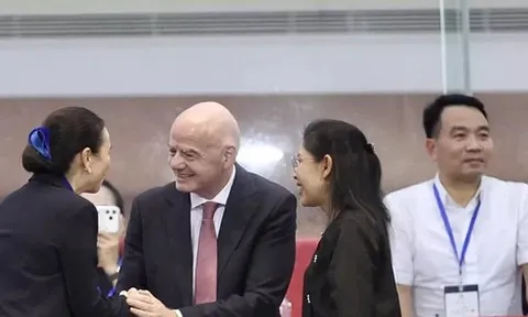 Sóng gió bủa vây, Chủ tịch FIFA Gianni Infantino quyết không lùi bước