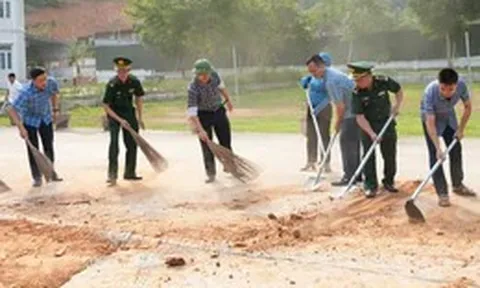 Thanh Hóa: Mỗi tuần 1 ngày, cán bộ, công chức 'xuống đường' cùng dân dọn vệ sinh môi trường