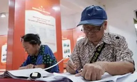 Người Hà Nội nói về phương án điều chỉnh quy hoạch hồ Gươm và biểu tượng Khải hoàn môn