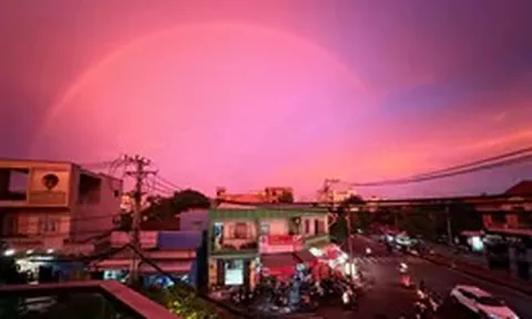 Đẹp nao lòng hoàng hôn TP.HCM sau cơn mưa chiều