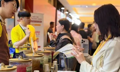 Suất cơm trưa 30.000 đồng ngày càng hiếm