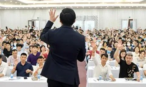 Dừng đào tạo, doanh thu của công ty chuyên bán khóa học làm giàu giảm... 90%