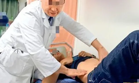 Người đàn ông 26 tuổi có hơn 200 viên sỏi mật vì kiểu ăn uống "vạn người mê"