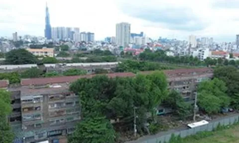 Chung cư lô số Thanh Đa vắng bóng người, chuẩn bị cho quá trình 'tái thiết'