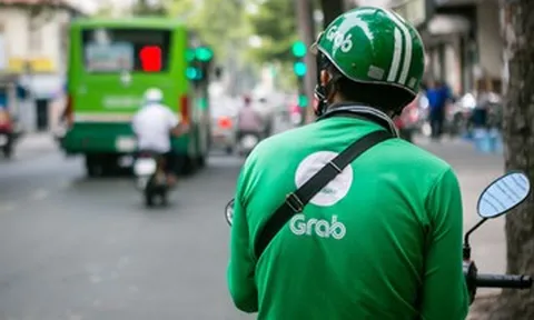 Giữa làn sóng kêu gọi tắt app, nhiều tài xế Grab vẫn chạy xe nhưng gặp đơn ảo