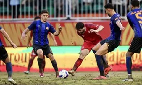 VAR và mặt sân Pleiku lầy lội khiến CLB Hoàng Anh Gia Lai thảm bại