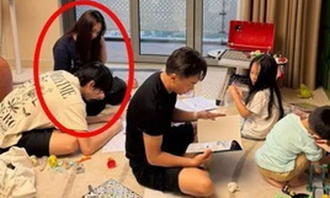 Cường Đô La khoe ảnh gia đình, cô gái lạ mặt ngồi cạnh Subeo thành tâm điểm