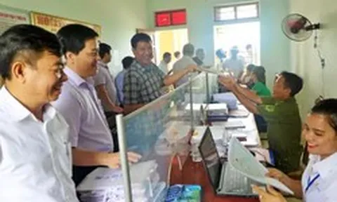 Tiền lương, phụ cấp lãnh đạo cấp xã sẽ được nghiên cứu, điều chỉnh