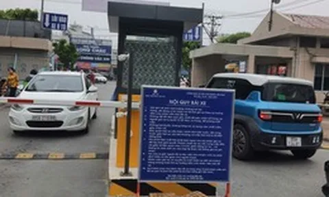 Dân phản ánh bệnh viện đặt chốt giữ xe gây ùn ứ xe cấp cứu