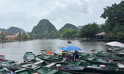 Mưa lũ ảnh hưởng hoạt động du lịch, Ninh Bình tạm dừng một số điểm tham quan