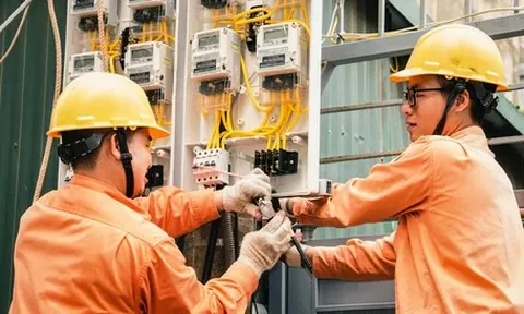 EVN lãi hơn 12.000 tỉ đồng trong 8 tháng, sắp tới giá điện có giảm?