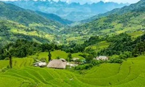 Vượt núi băng rừng ngắm ruộng bậc thang trên ‘nóc nhà Đông Bắc’