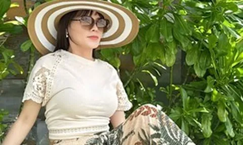 Nhan sắc trẻ đẹp của nữ ca sĩ 45 tuổi chưa lấy chồng, nói thẳng "ai lấy được tôi sẽ rất hạnh phúc"