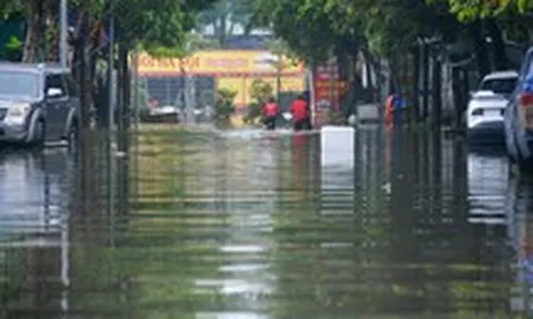 Họp rút kinh nghiệm sau trận mưa lớn khiến nhiều nơi ở Hà Nội ngập sâu