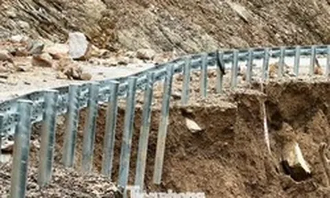 Mưa lớn phá nát tuyến đường hơn 470 tỷ vừa thông xe được 3 tháng
