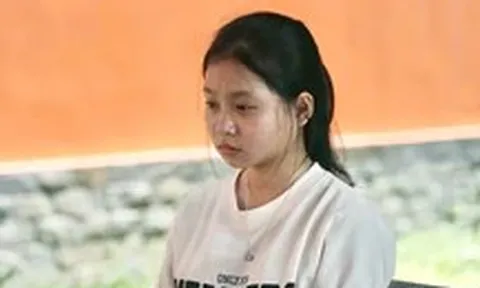 ‘Xin mẹ ráng nuôi con học’, nữ sinh mồ côi làm xưởng nhang từ lớp 10, vào đại học bằng tiền mẹ vay