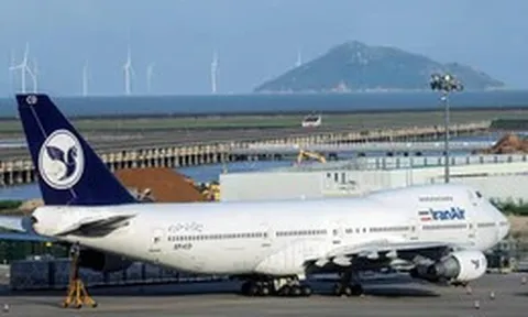 Loạt chuyến bay quốc tế của Iran bị hủy ngay ngày đầu Mỹ siết trừng phạt