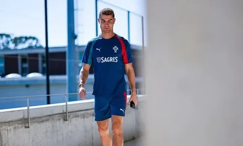 Nhìn khoảnh khắc này không nghĩ Ronaldo đã 41 tuổi