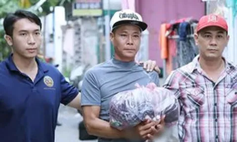 Bắt giữ đối tượng có nhiều tiền án, thu giữ súng và nhiều hung khí nguy hiểm
