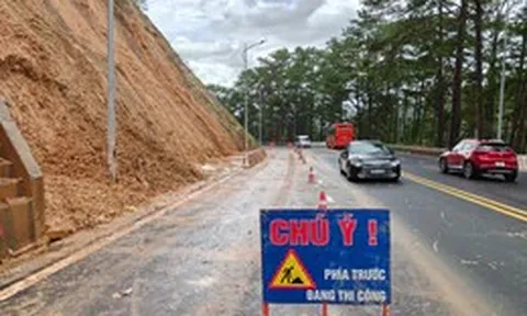 Sạt lở đèo Prenn Đà Lạt: Định vị vách ta luy bằng lưới thép