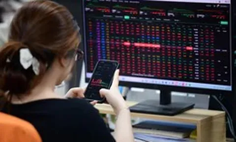 Chứng khoán vẫn lao đao, một mã họ Viettel ngược dòng tăng trần