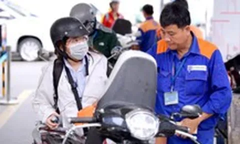 Giá xăng dầu tiếp tục tăng mạnh, xăng sinh học thêm gần 1.500 đồng/lít