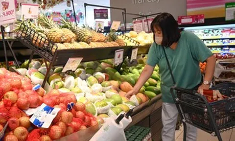 Giá xăng dầu tăng mạnh, chuyên gia chỉ cách ‘phanh’ đà tăng giá hàng hóa
