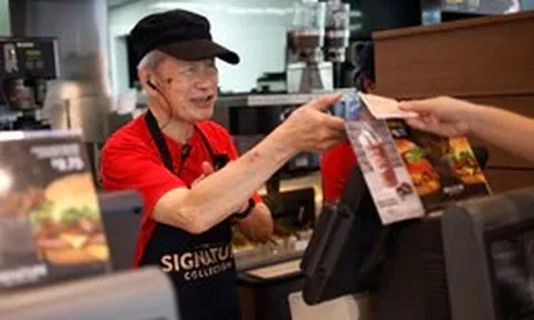 Singapore chính thức trở thành xã hội siêu già