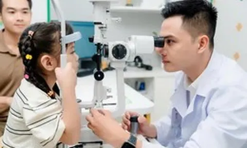 Những hiểu lầm phổ biến của phụ huynh khi kiểm soát cận thị cho con