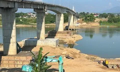 Sửa chữa cầu Sông Lô vẫn chậm tiến độ