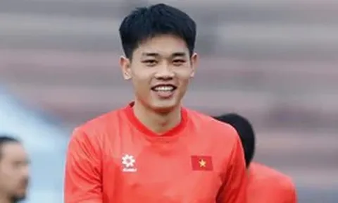 Đình Bắc thoải mái trong ngày đầu làm đội phó đội tuyển Việt Nam