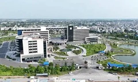 Thông tin mới về công trình bệnh viện 1.800 tỷ đồng ở Ninh Bình phải dùng xô, chậu hứng nước