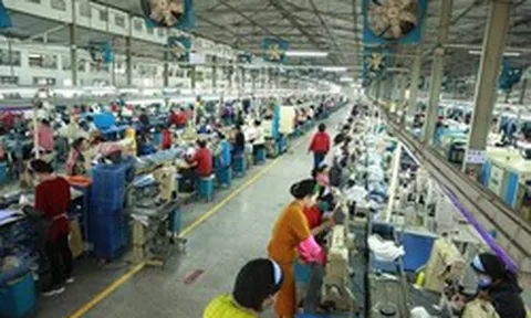 Nghỉ không lương từ 14 ngày vẫn đóng BHXH: Quyền lợi thai sản ra sao?