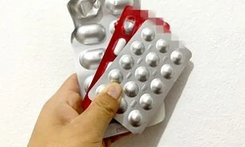 Đề xuất cấm livestream bán thuốc: Giải pháp chặn đứng những hệ lụy từ mua thuốc online và "bác sĩ google"