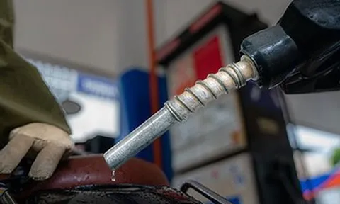 Giá xăng dầu hôm nay 30/9: Thế giới quay đầu giảm, trong nước sắp điều chỉnh