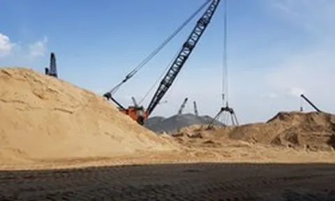 ‘Chi phí san lấp tại Hà Nội tăng gấp 3 lần, TP.HCM không có cát để san lấp’