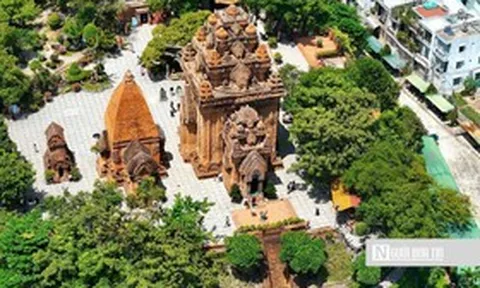 Cận cảnh Tháp Bà Ponagar nghìn năm tuổi, di tích quốc gia đặc biệt giữa lòng Nha Trang