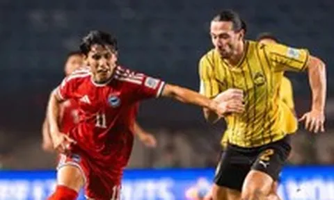 Fan Singapore nổi giận: 'Chúng ta tự chui vào vở hài kịch ở FIFA ASEAN Cup'