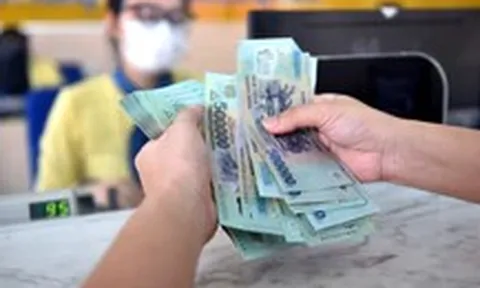 Ngóng lãi suất giảm từng ngày, vậy khi nào mới xuống thang?