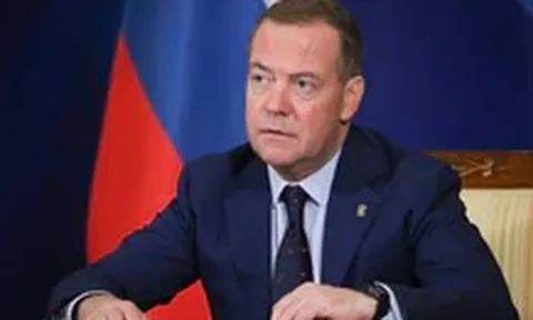 Ông Medvedev nêu rõ các điều kiện để Ukraine có hòa bình
