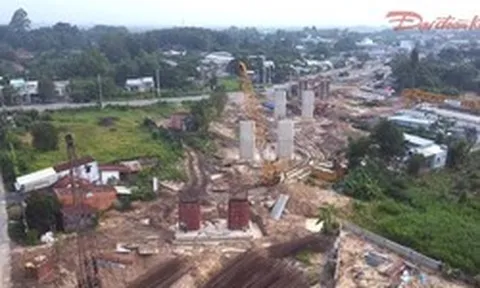 Cao tốc TPHCM - Mộc Bài rầm rộ thi công, dần lộ hình hài