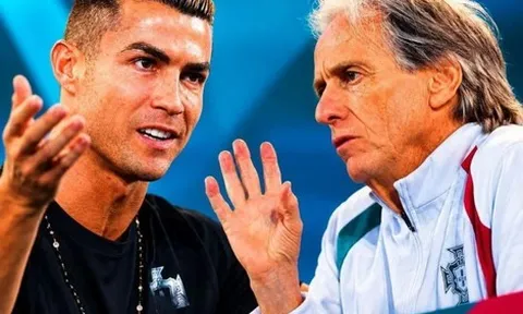 Cựu sao MU: "HLV Jorge Jesus phải xin lỗi Ronaldo"