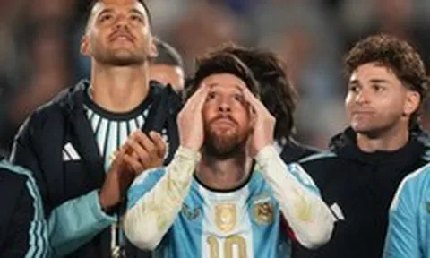 Messi vừa chia tay đã thấy nhớ đội tuyển Argentina, đặc biệt cảm ơn Maradona
