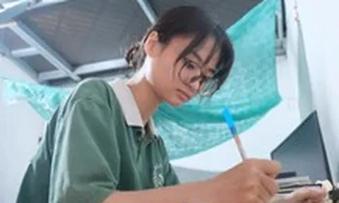 Kỷ luật khắt khe của nữ sinh viên sông Hồng: Nhịn bữa sáng, làm công ở xưởng 4 tiếng mỗi ngày