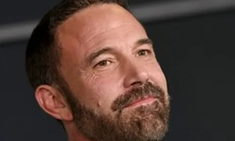 Batman Ben Affleck am hiểu AI đến khó tin: Biết lập trình Python, thành lập startup AI được Netflix mua lại