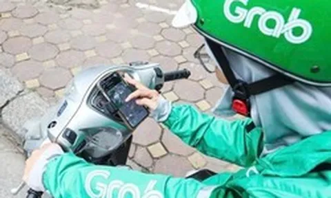 Đi làm 12 tiếng, tốn đến 70.000 đồng tiền xăng mỗi ngày, trả 130.000 đồng tiền dầu mỗi tuần, nữ tài xế Grab vỡ ra nhiều chuyện