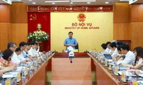 Bộ Nội vụ: Tiếp tục rà soát, sắp xếp tinh gọn tổ chức bên trong các bộ, ngành, tập trung đề án cải cách tiền lương